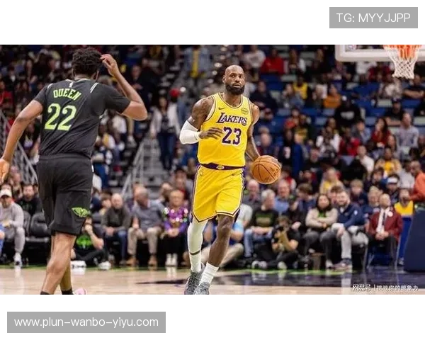 詹姆斯关键时刻三分助湖人险胜快船延续连胜势头